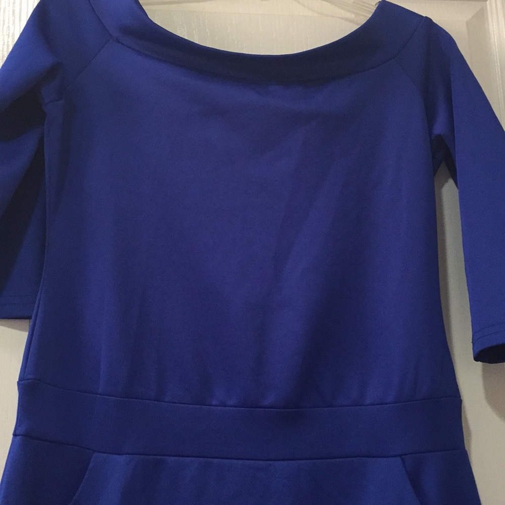Dress - Picture 2 of 4